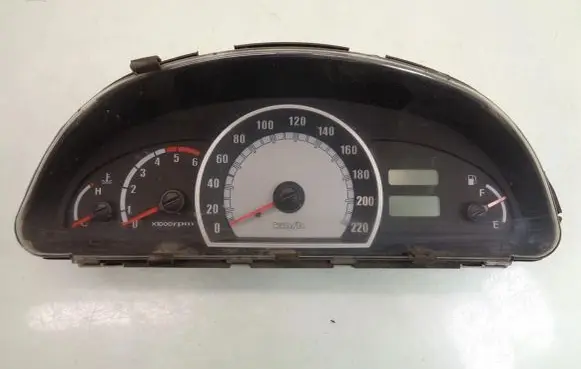 Hyundai Tiburon Speedometer (instrument cluster) 9400317350