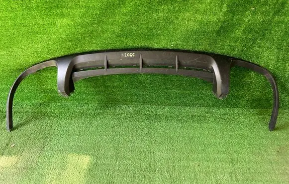 Front bumper lip