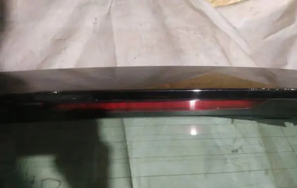 Tailgate/trunk spoiler