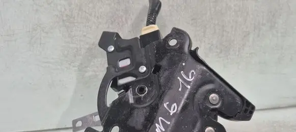 Mazda 6 Tailgate lock latch 4J22
