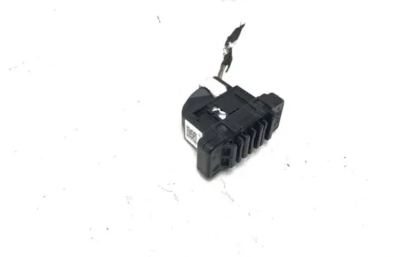 BMW 3 G20 G21 Current control relay 6807395