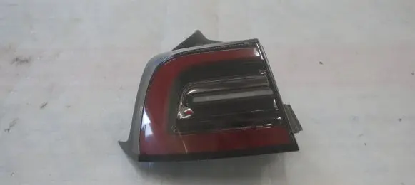 Tesla Model Y Rear/tail lights 1502086-00-D