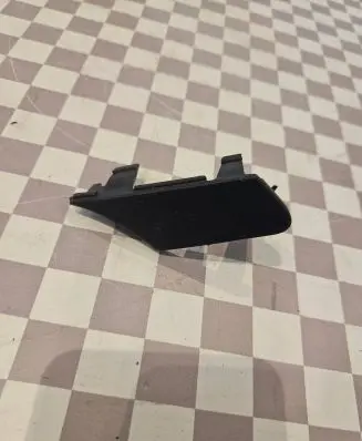 Citroen DS5 Front tow hook cap/cover 9673286377 1070470X