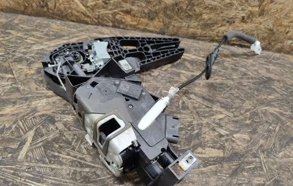 Ford Fusion II Front door lock FS7A5421813CA