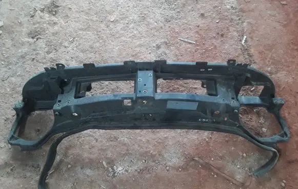 Opel Vivaro Radiator support slam panel NOCODE