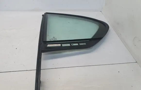 BMW 7 G11 G12 Rear vent window glass 7384215 7355537 7373889