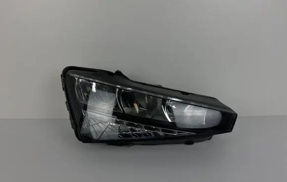 Skoda Scala Headlight/headlamp 657 941
