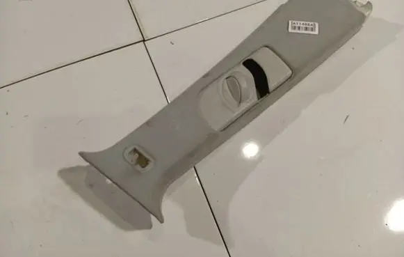 Mercedes-Benz ML W163 (B) pillar trim (top) VE9262RH