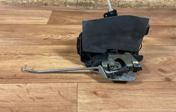 Audi A4 S4 B6 8E 8H Front door lock 4B1837016E