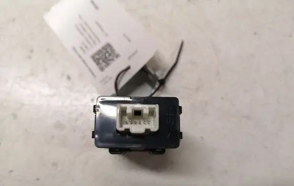 Mazda 5 Central locking relay CC65675DZA
