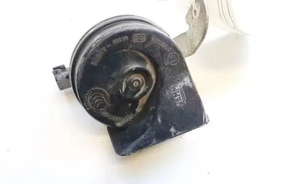 Volvo V40 Horn signal E30055306