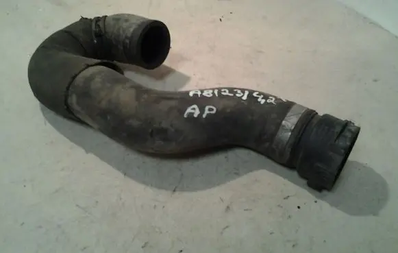 Audi A8 S8 D3 4E Engine coolant pipe/hose 3B0122291K