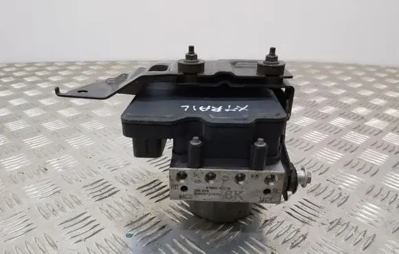 Nissan X-Trail T32 ABS Pump 476604CC1A