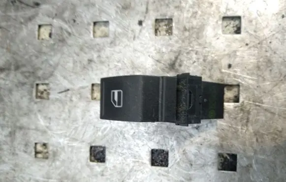 Volkswagen PASSAT B6 Electric window control switch