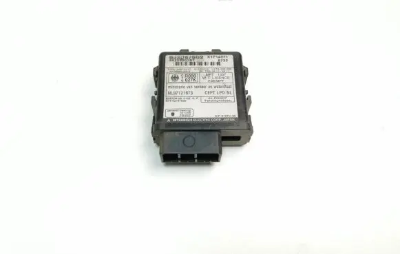 Mazda 323 F Immobilizer control unit/module BJ3D675G2 8820320187