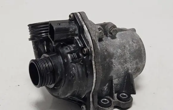 BMW X3 F25 Water pump 11517632426