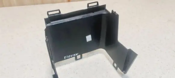 Volkswagen Tiguan Battery tray heat shield 3C0915336A
