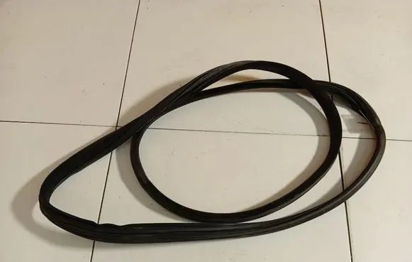 Peugeot 407 Rubber seal front coupe door 