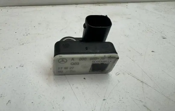 Mercedes-Benz GLE (W166 - C292) Airbag deployment crash/impact sensor A0009057600