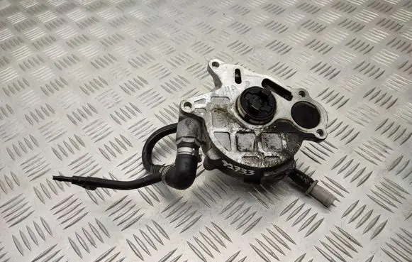 Audi A4 S4 B8 8K Vacuum pump 03L145100F