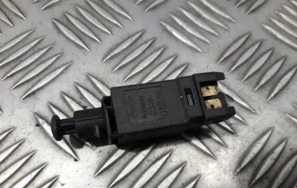 Volkswagen PASSAT B3 Brake pedal sensor switch 191945515