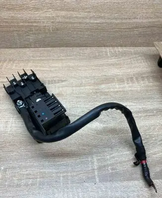 Mercedes-Benz E W211 Positive cable (battery) 2115452301 13948411