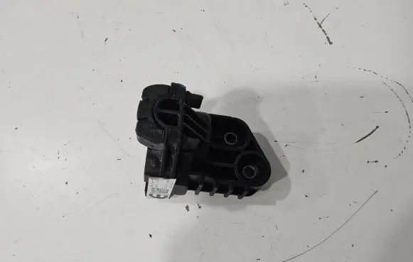 Alfa Romeo Giulia Radiator mount bracket 50541423