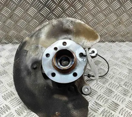 BMW 2 F44 Front wheel hub 6876646 6876854