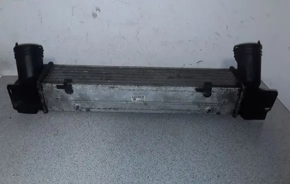 BMW 3 E90 E91 Intercooler radiator 3093796