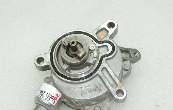 Volvo V50 Vacuum pump 31375106 30731825
