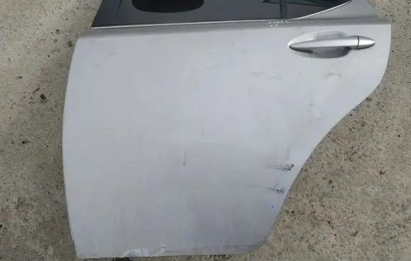 Lexus IS 220D-250-350 Rear door pilkos