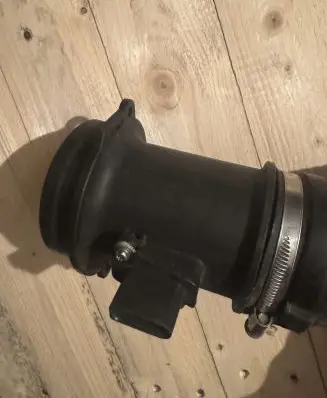 Volkswagen Touareg I Mass air flow meter