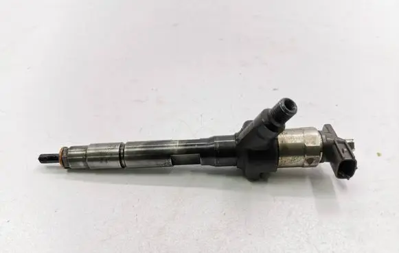 Mazda CX-7 Fuel injector R2AA13H50