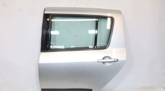 Suzuki Swift I Rear door 