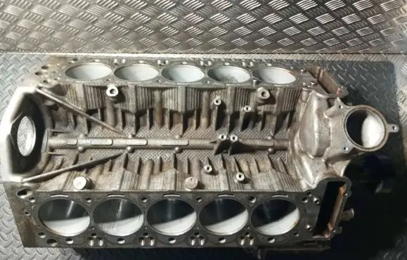 BMW M5 Engine block 7836414 7836412