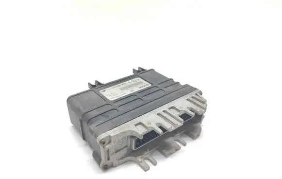 Volkswagen Golf III Engine control unit/module 0261203184 8A0907311H