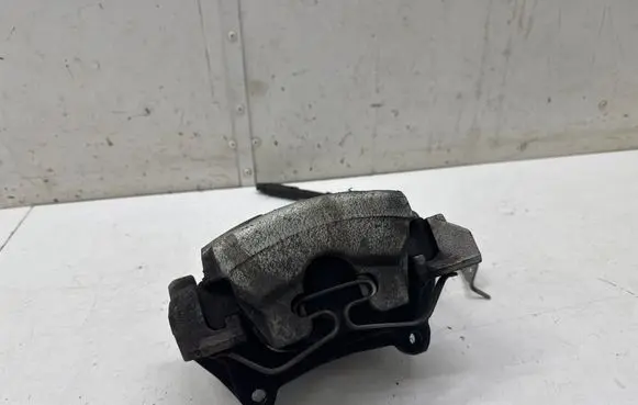 Volvo XC60 Front brake caliper 31665740