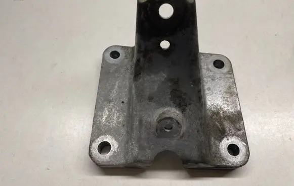 Jaguar XF X250 Engine mounting bracket 8W836037AA