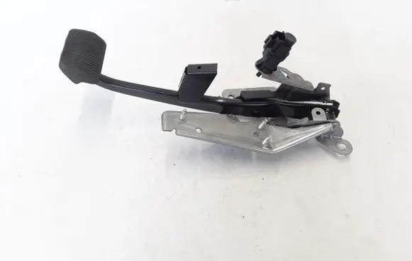 Volvo C70 Brake pedal