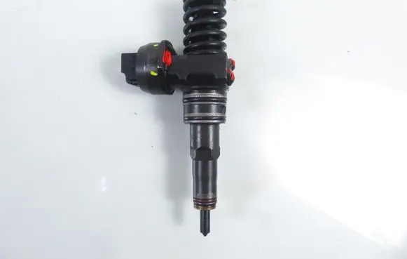 Audi A6 S6 C5 4B Fuel injector 0414720216 038130073BA