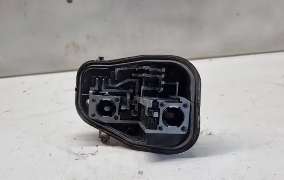 Audi A6 S6 C6 4F Tail light bulb cover holder 89036915 89037058