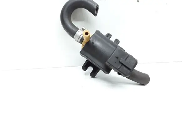 Volvo XC70 Vacuum valve 31219138 70222100