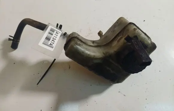 Volkswagen PASSAT B6 Brake fluid reservoir