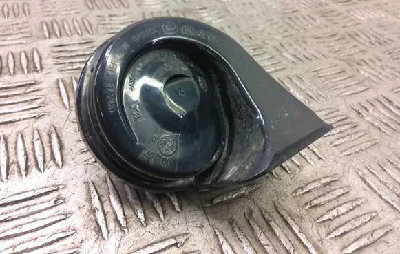 Seat Arona Horn signal 001157