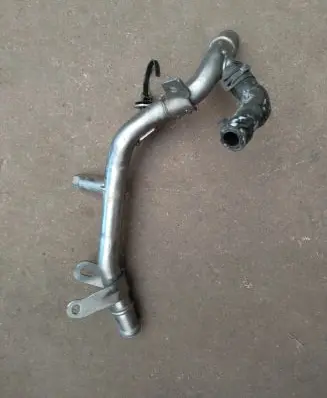 Renault Trafic III (X82) Engine coolant pipe/hose