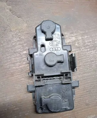Audi A6 Allroad C5 Tail light bulb cover holder B5831BL