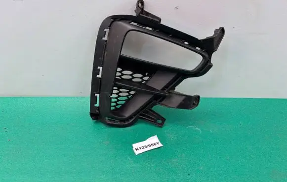 KIA Ceed Front bumper lower grill 86564-J7000