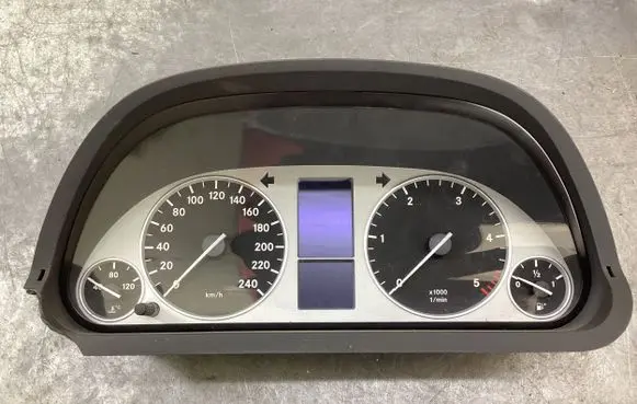 Mercedes-Benz B W245 Speedometer (instrument cluster) 1031098110 434607