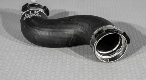 Mercedes-Benz Sprinter W907 W910 Intercooler hose/pipe A9075282300