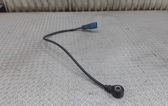 Audi A6 S6 C5 4B Detonation knock sensor 06C905377